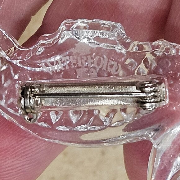 NEW IN BOX CLASSIC WATERFORD LEAD CRYSTAL SEAHORSE BROOCH PIN - Picture 8 of 9